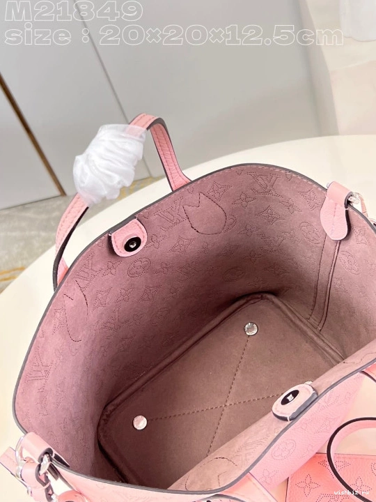 WIS VUITTON LOUIS BLOSSOM PM 1223